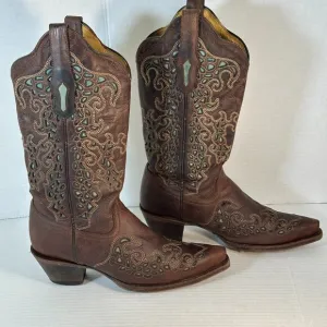 LADIES SIZE 8.5 CORRAL BOOTS