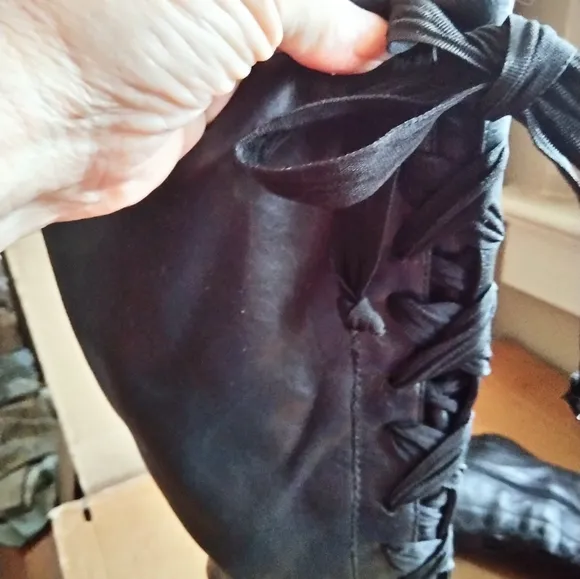 Ladies tall genuine leather lace up zipper side boots from Brazil never worn out