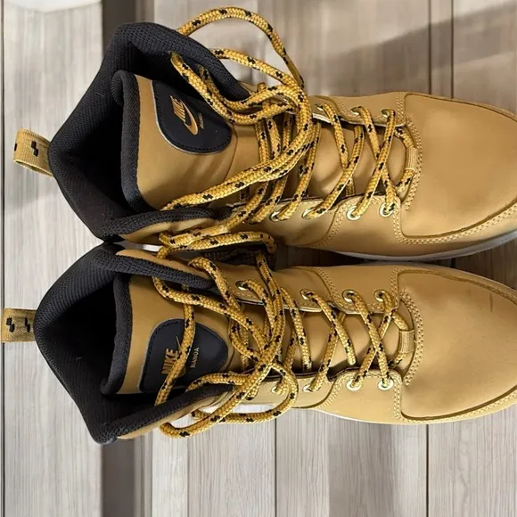 Leather Hiking Boots Wheat Gold Size 9.5 Men’s Nike Manoa ACG
