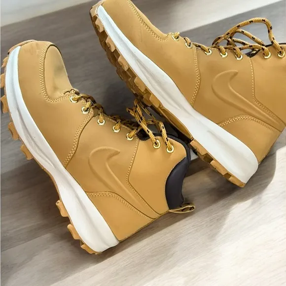 Leather Hiking Boots Wheat Gold Size 9.5 Men’s Nike Manoa ACG