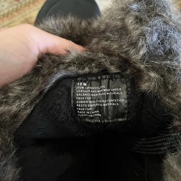 Like New: black khombu winter boots