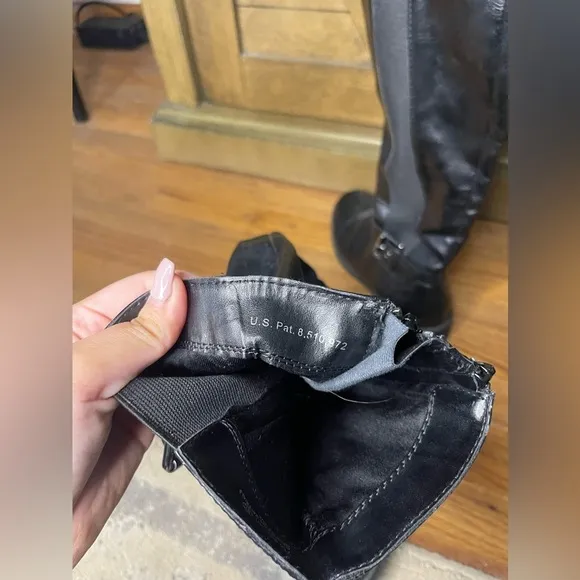 LIKE NEW - Black Leather Equestrian Riding Boots With Zipper &amp; Buckle Detail