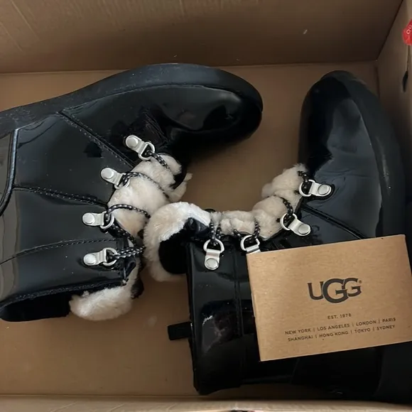 Like new UGG girl winter boots, size 12