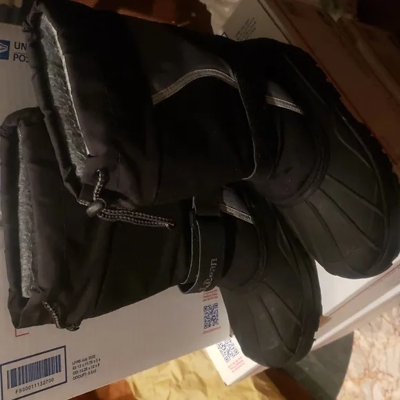 L.L. Bean Northwood winter snow boots black grey reflective boys girls youth 2