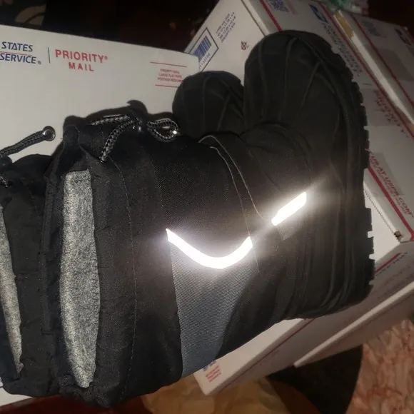 L.L. Bean Northwood winter snow boots black grey reflective boys girls youth 2