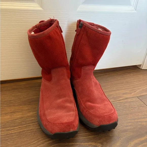 L.L. Bean Red Sherpa Suede Winter Boots Womens Size 6