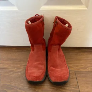 L.L. Bean Red Sherpa Suede Winter Boots Womens Size 6