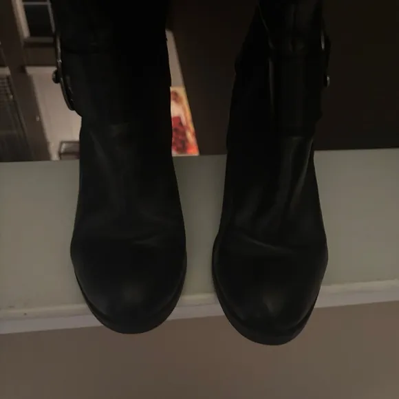 LN Black leather boots