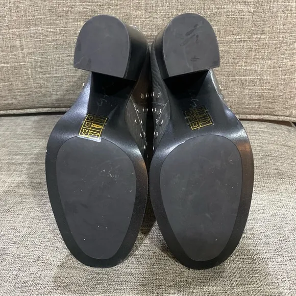 Lola Cruz grey leather ankle stud boots