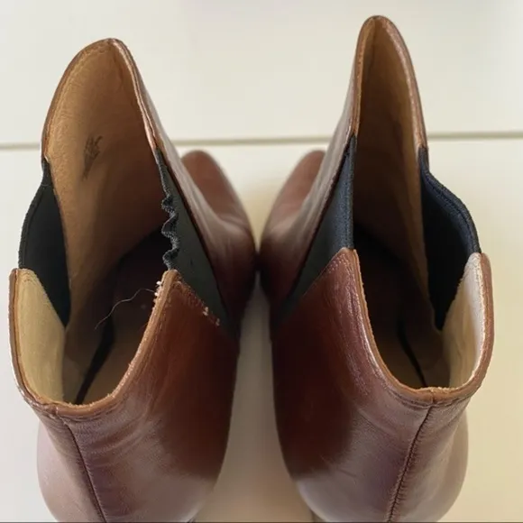 Louise et Cie Lo Wikket Cognac Brown Leather Pointed Toe Heel Ankle Bootie 10