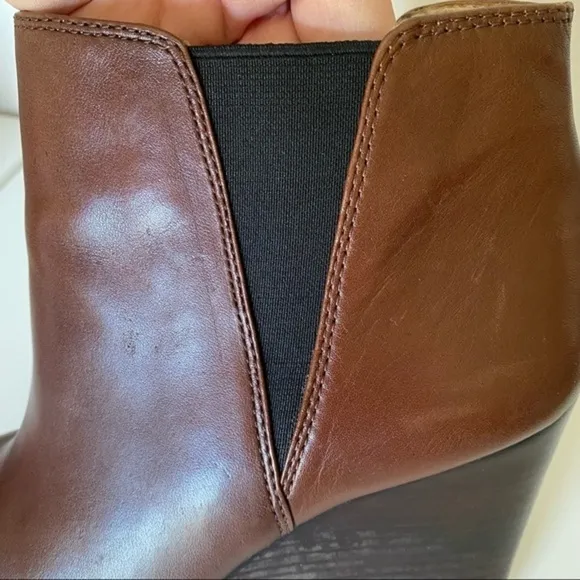 Louise et Cie Lo Wikket Cognac Brown Leather Pointed Toe Heel Ankle Bootie 10