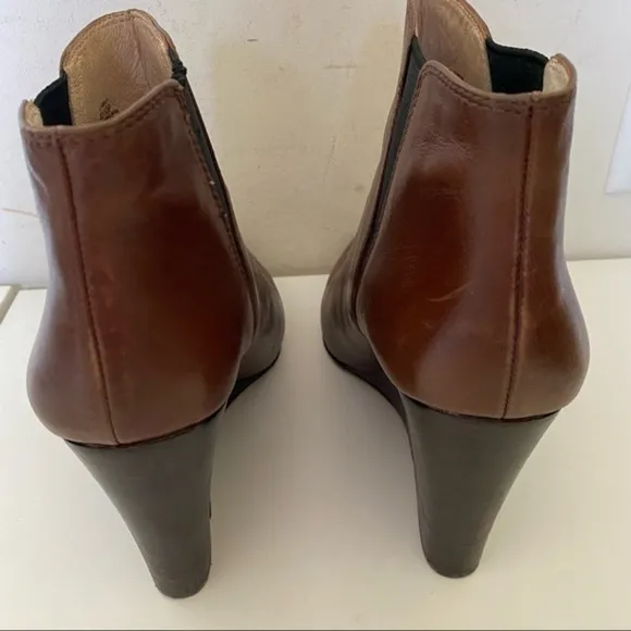 Louise et Cie Lo Wikket Cognac Brown Leather Pointed Toe Heel Ankle Bootie 10