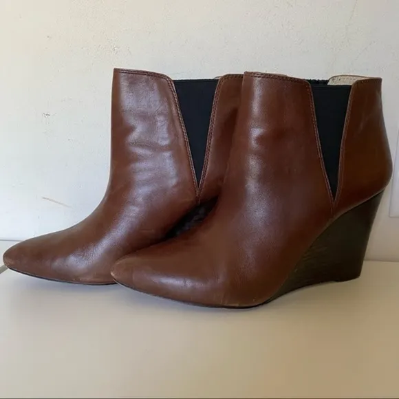 Louise et Cie Lo Wikket Cognac Brown Leather Pointed Toe Heel Ankle Bootie 10