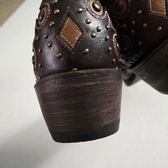 Lucchese boots 6.5 M5015 Women’s Fiona Scarlette Cafe Brown Calf Stud