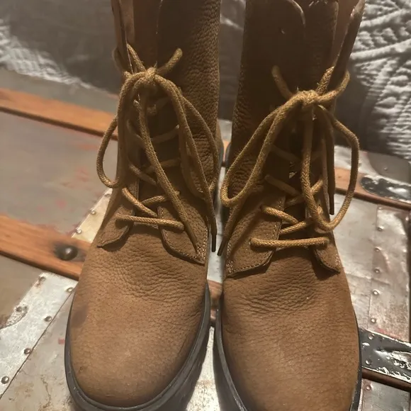 Madewell Bradley Leather Lace up Lugsole Boots - Size 6