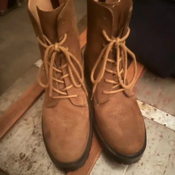 Madewell Bradley Leather Lace up Lugsole Boots - Size 6