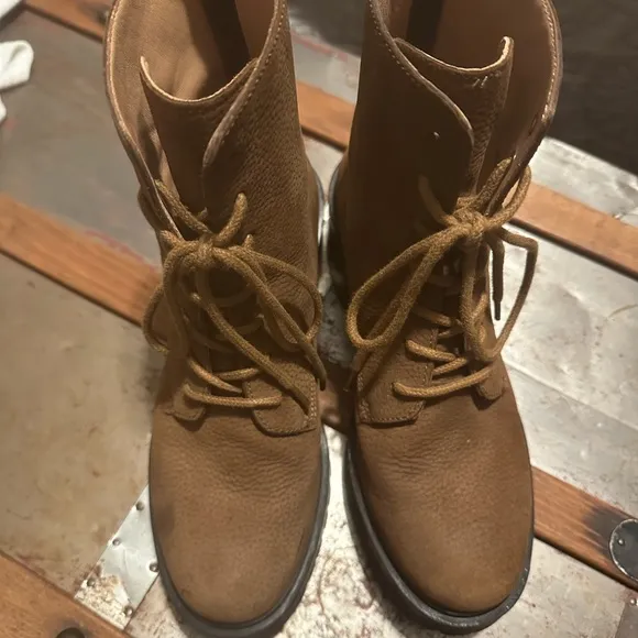 Madewell Bradley Leather Lace up Lugsole Boots - Size 6