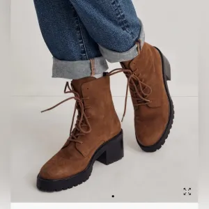 Madewell Bradley Leather Lace up Lugsole Boots - Size 6