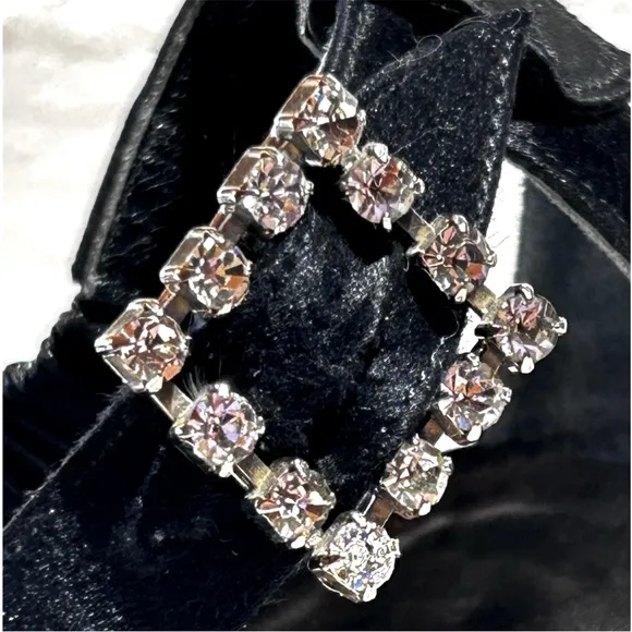 Manolo Blahnik Black Satin Rhinestone‎ Buckle Strappy Goddess Heels Shoes 7 1/2