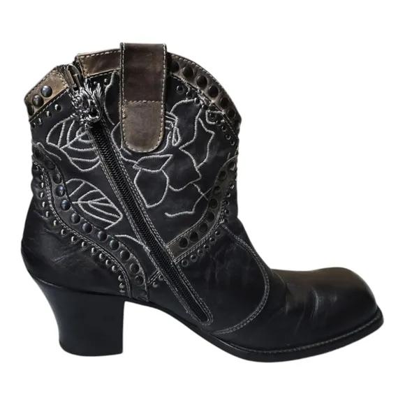Mark Nason Rock Lives Brown Embroidered Studded Leather Ankle Boots Women's 10