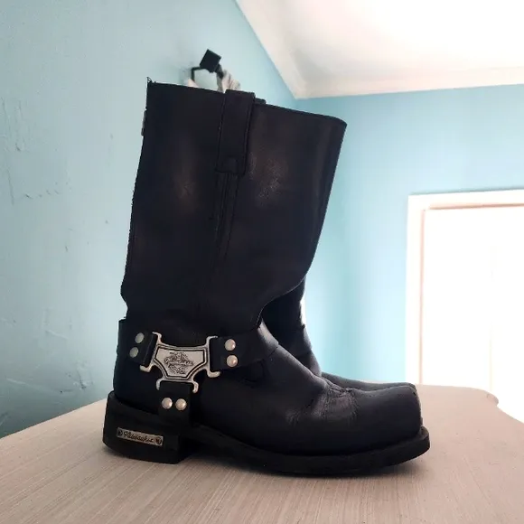 Men's motorcycle boots Milwaukee brand.