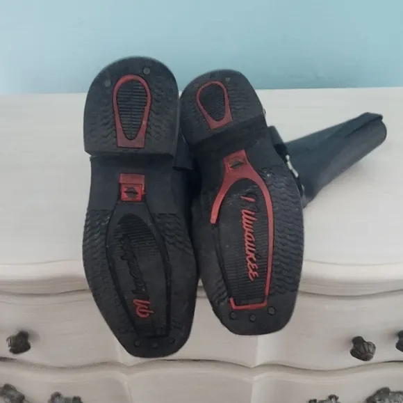 Men's motorcycle boots Milwaukee brand.