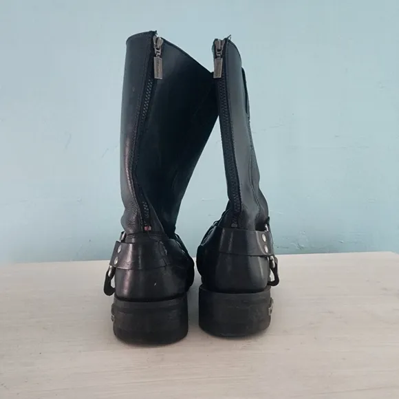 Men's motorcycle boots Milwaukee brand.