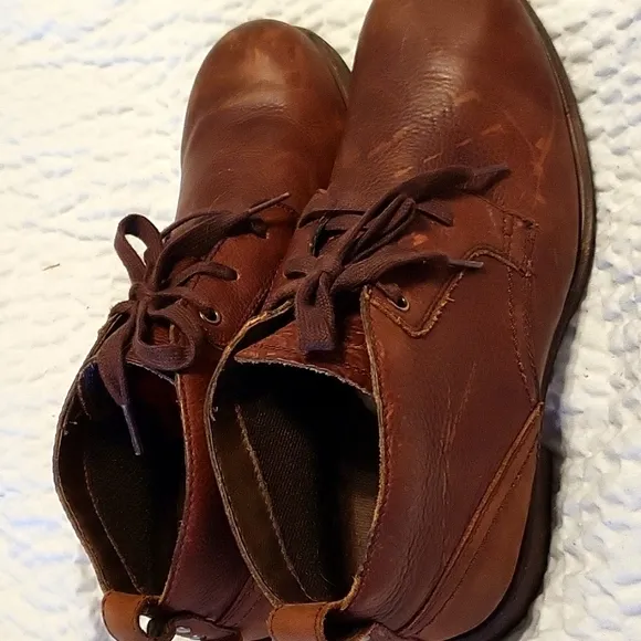 Mens Ugg leather boot size 9.5