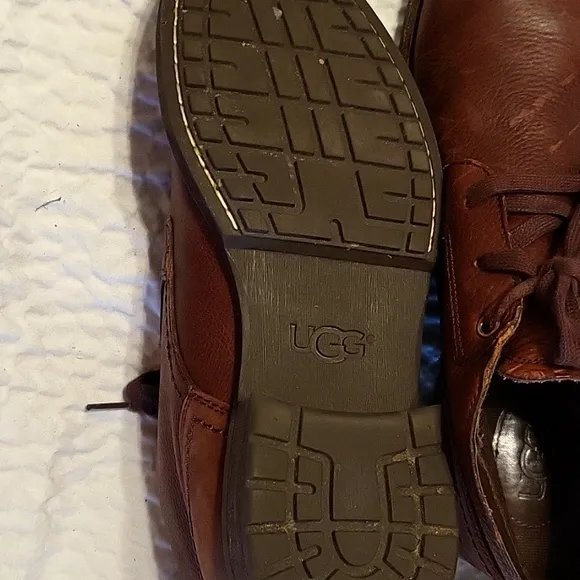 Mens Ugg leather boot size 9.5