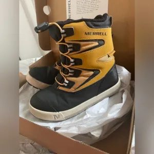 Merell Snow boots Kids Size 13