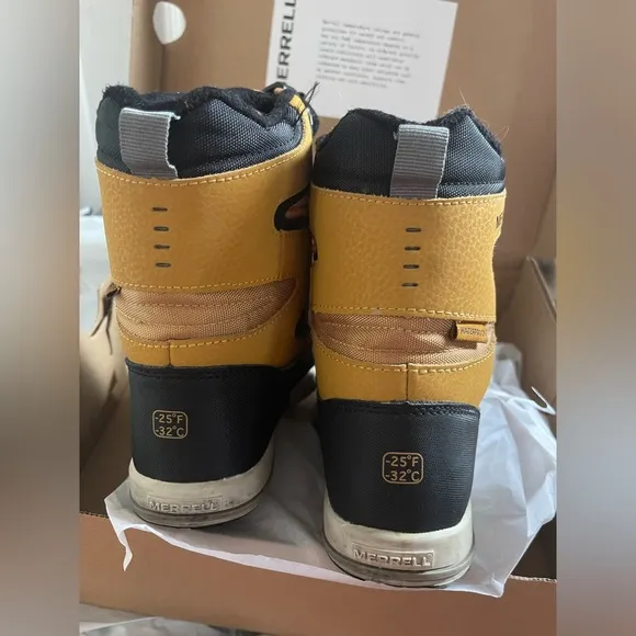 Merell Snow boots Kids Size 13