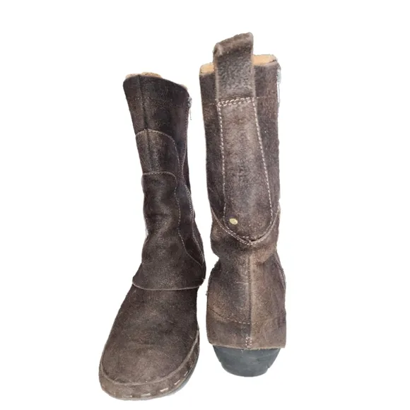 Merrell Brown Winter Boots with Suede Finish