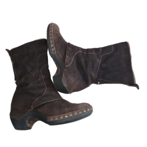 Merrell Brown Winter Boots with Suede Finish