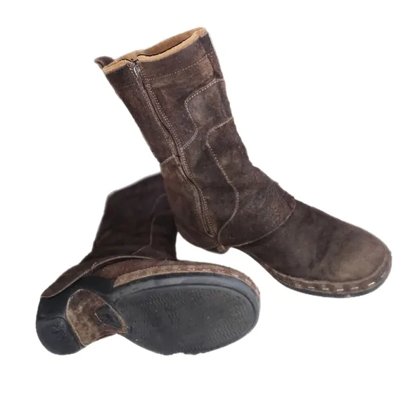 Merrell Brown Winter Boots with Suede Finish