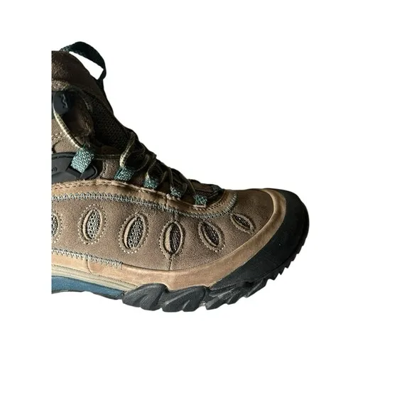 Merrell Women’s Chameleon Hiking Boots, Size 11- New- Fast Shipping - Read