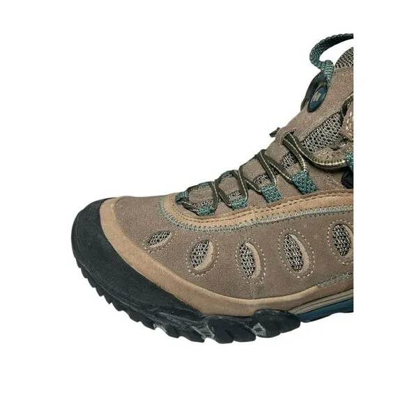 Merrell Women’s Chameleon Hiking Boots, Size 11- New- Fast Shipping - Read