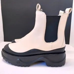Michael Kors Dupree Two Tone Leather Boots,‎ NEW, Size 6.5