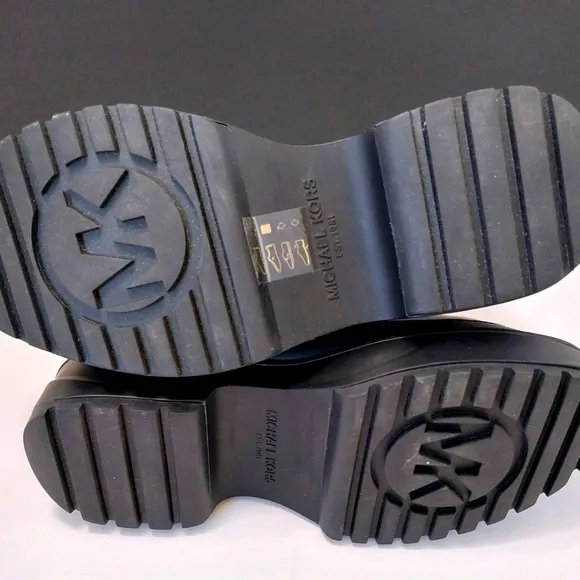 Michael Kors Dupree Two Tone Leather Boots,‎ NEW, Size 6.5