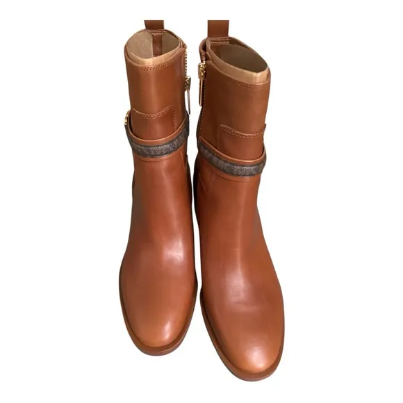 Michael Kors Mindy boot size 9 NWB. Gorgeous Boots!