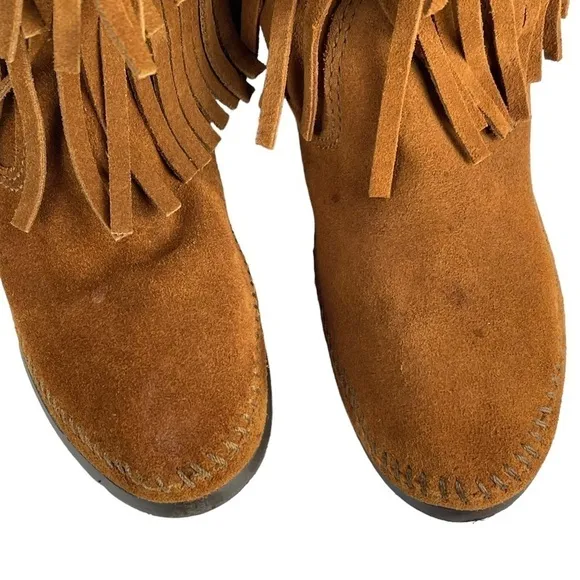 MINNETONKA 1632 3 LAYER FRINGE CALF HIGH SUEDE LEATHER SLIP ON MOCCASIN BOOTS