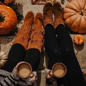 MINNETONKA 1632 3 LAYER FRINGE CALF HIGH SUEDE LEATHER SLIP ON MOCCASIN BOOTS