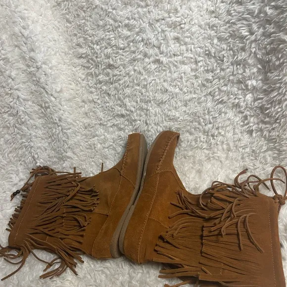 Minnetonka leather tan double Fringe Suede Moccasin Boots SZ9