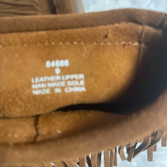 Minnetonka leather tan double Fringe Suede Moccasin Boots SZ9