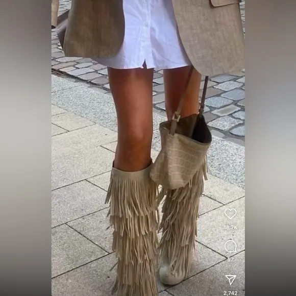 Minnetonka wedged fringe bootie in brown leather &amp; metal studs, zip-up, NWOT