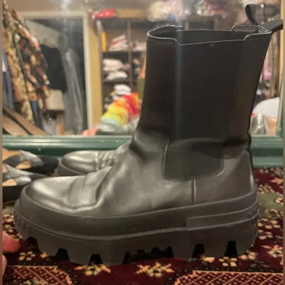 Moncler Coralyne boot, 38.5