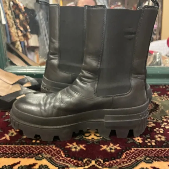 Moncler Coralyne boot, 38.5