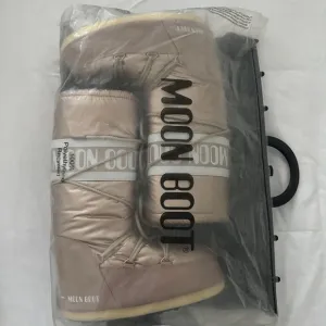 Moon Boot “Icon Pillow Rose Gold” Boots