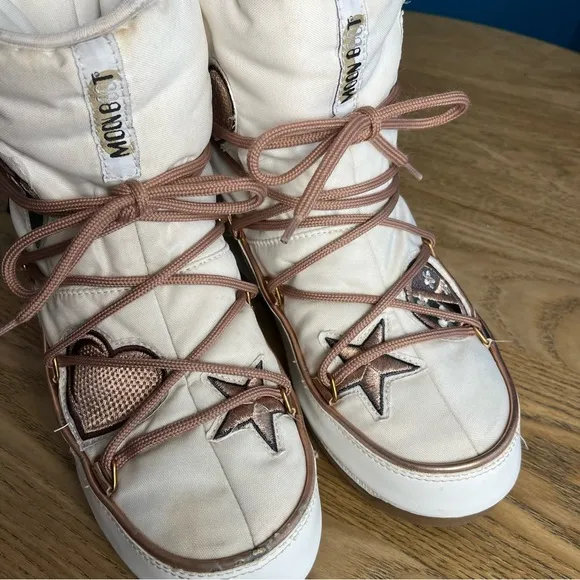 Moon Boot Peace &amp; Love WP Snow Mini Boots Waterproof White Pink Women’s Size 6