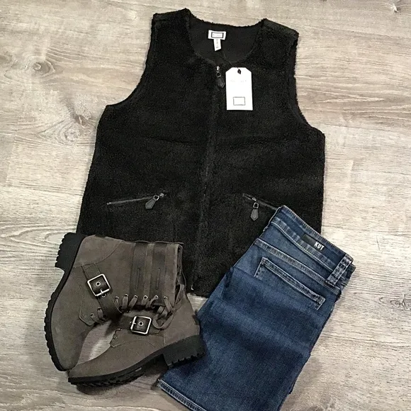 Mo:Vint Anthropologie Black Faux Sherpa Vest