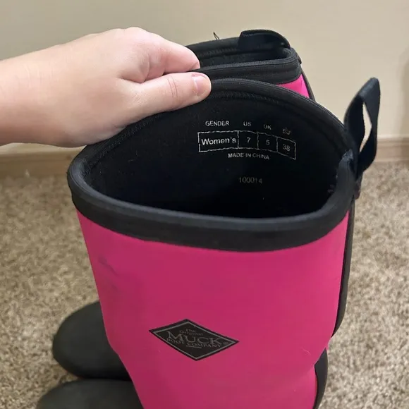 Muck Arctic Adventure Tall Rubber Women's Winter Boots Hot Pink Black Size 7 EVA
